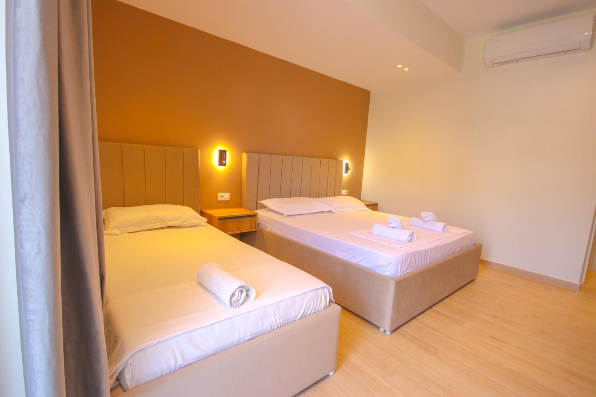 Emily'S Hotel Himare Ngoại thất bức ảnh