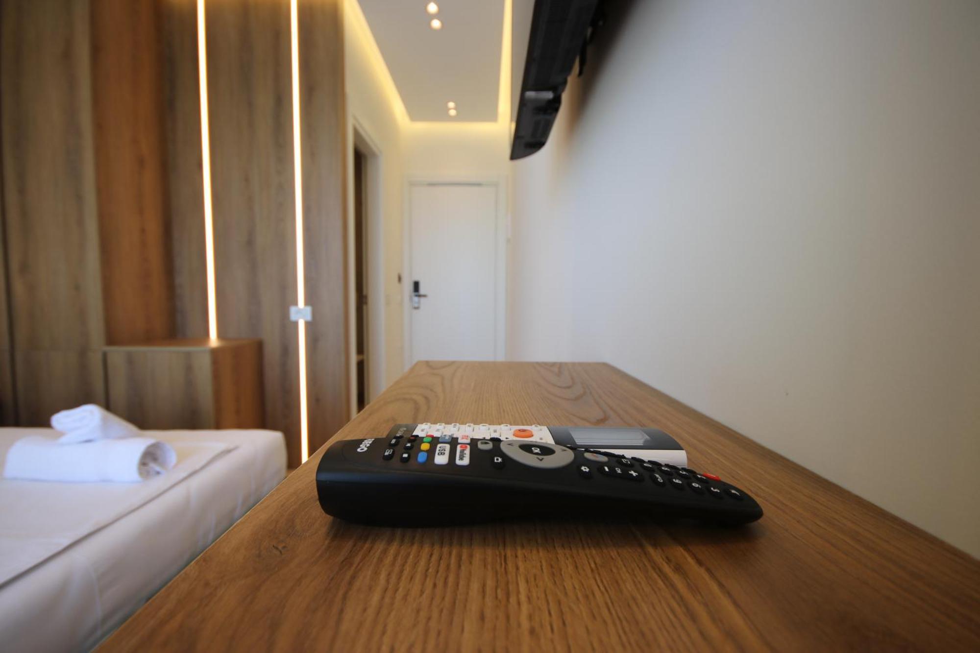 Emily'S Hotel Himare Ngoại thất bức ảnh