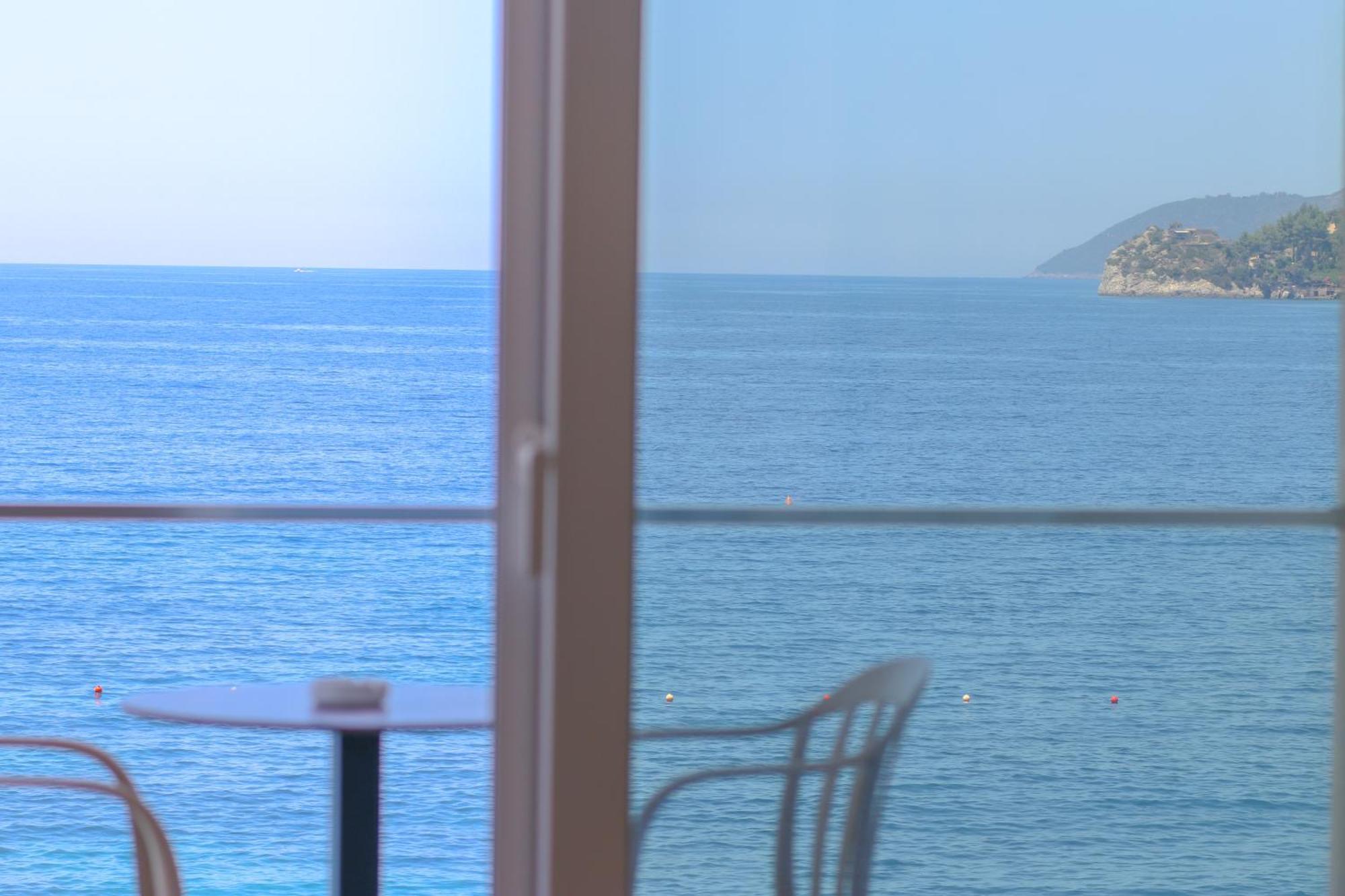 Emily'S Hotel Himare Ngoại thất bức ảnh