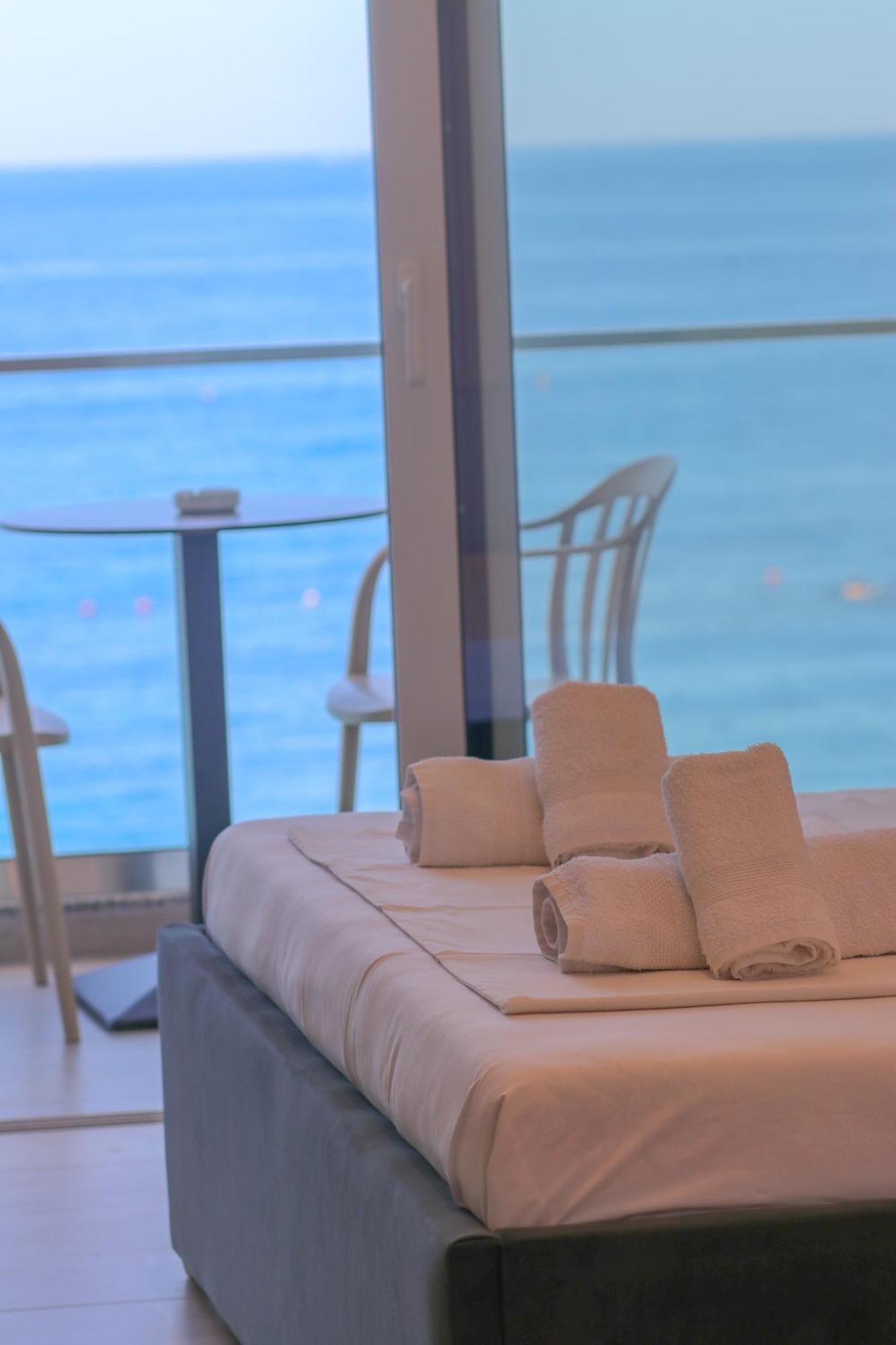 Emily'S Hotel Himare Ngoại thất bức ảnh